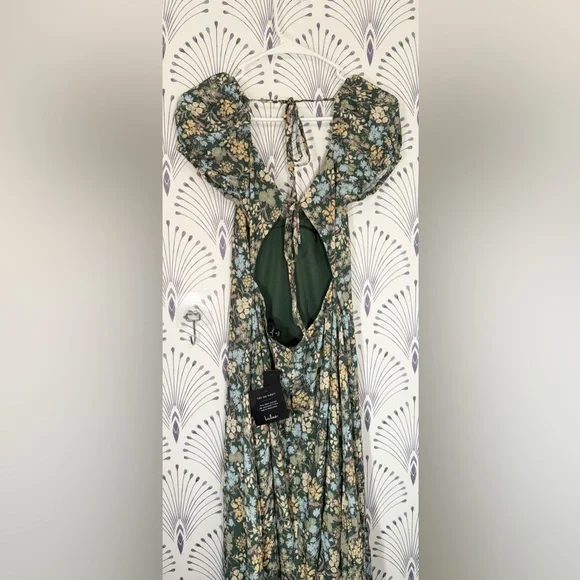 Lulu's Green and White Ruffled Tiered Sundress women’s size medium NWT - Picture 8 of 8